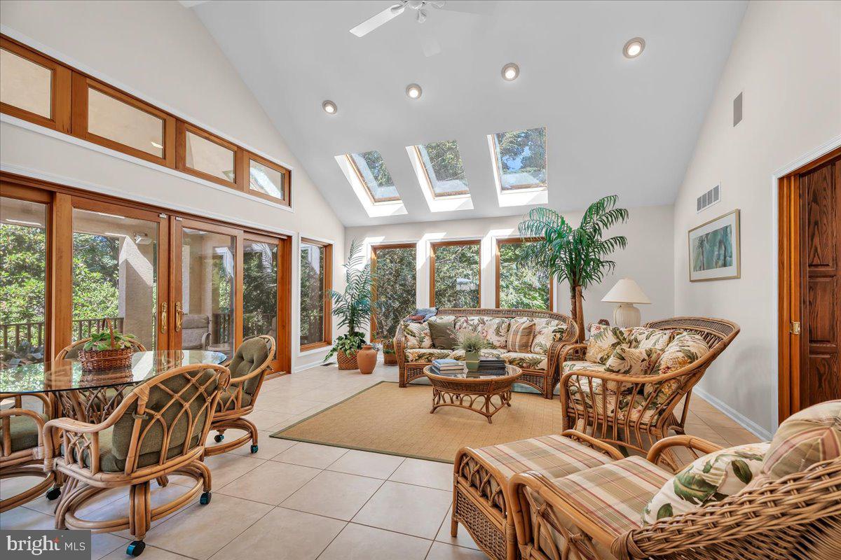 NEWTOWN SQ - Residential
