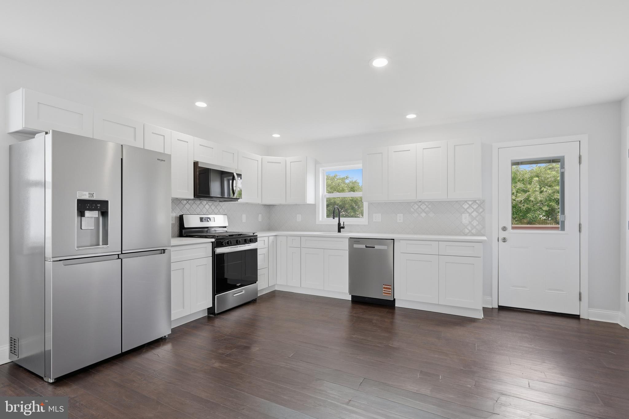 WELLINGTON WOODS - Residential