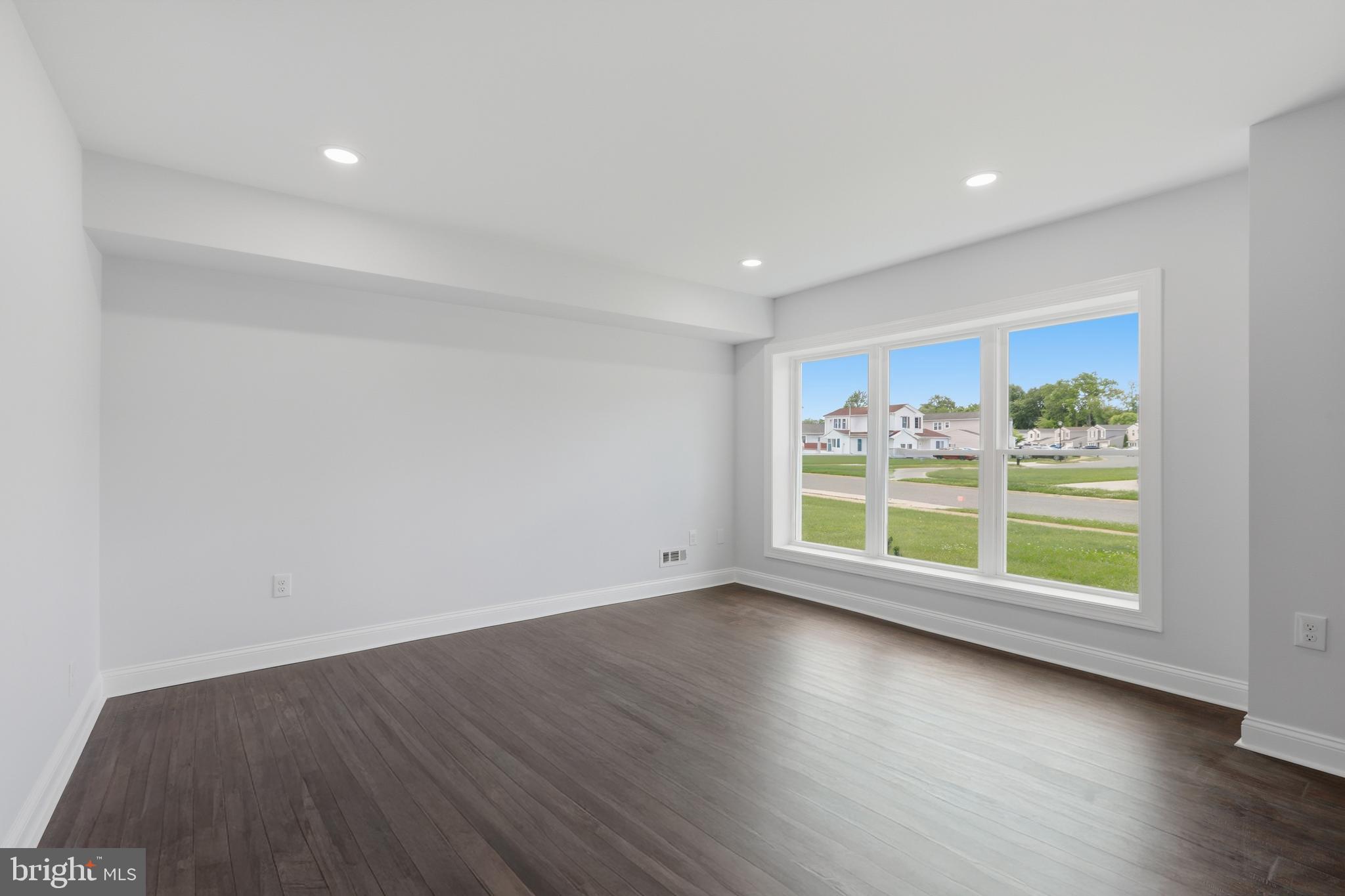 WELLINGTON WOODS - Residential