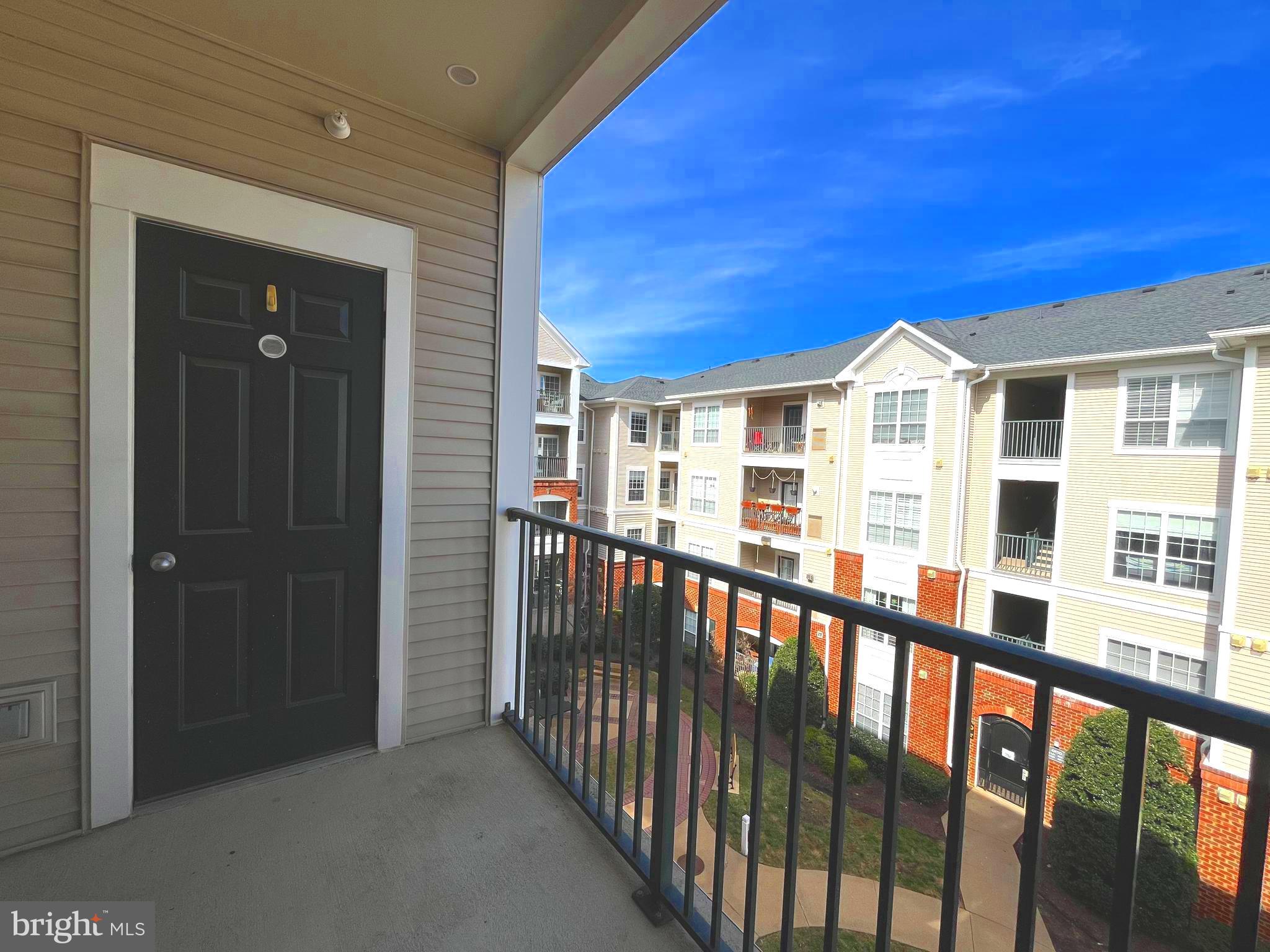 EXCHANGE AT VAN DORN - Residential Lease