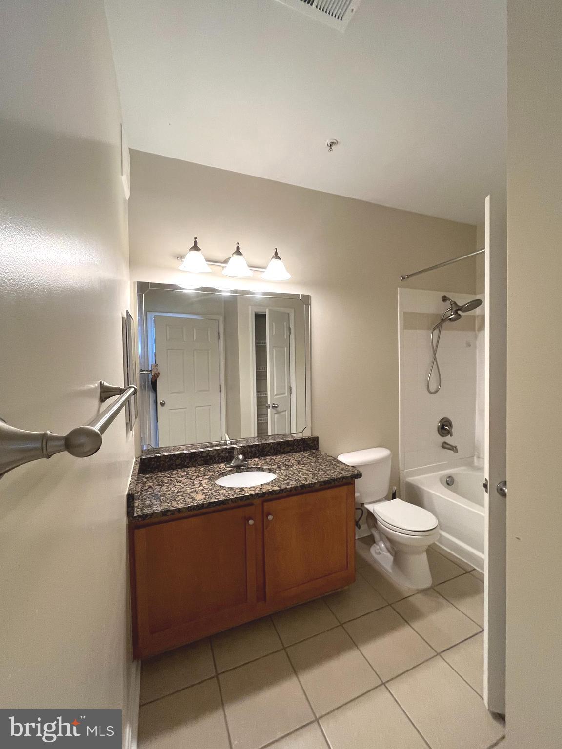EXCHANGE AT VAN DORN - Residential Lease