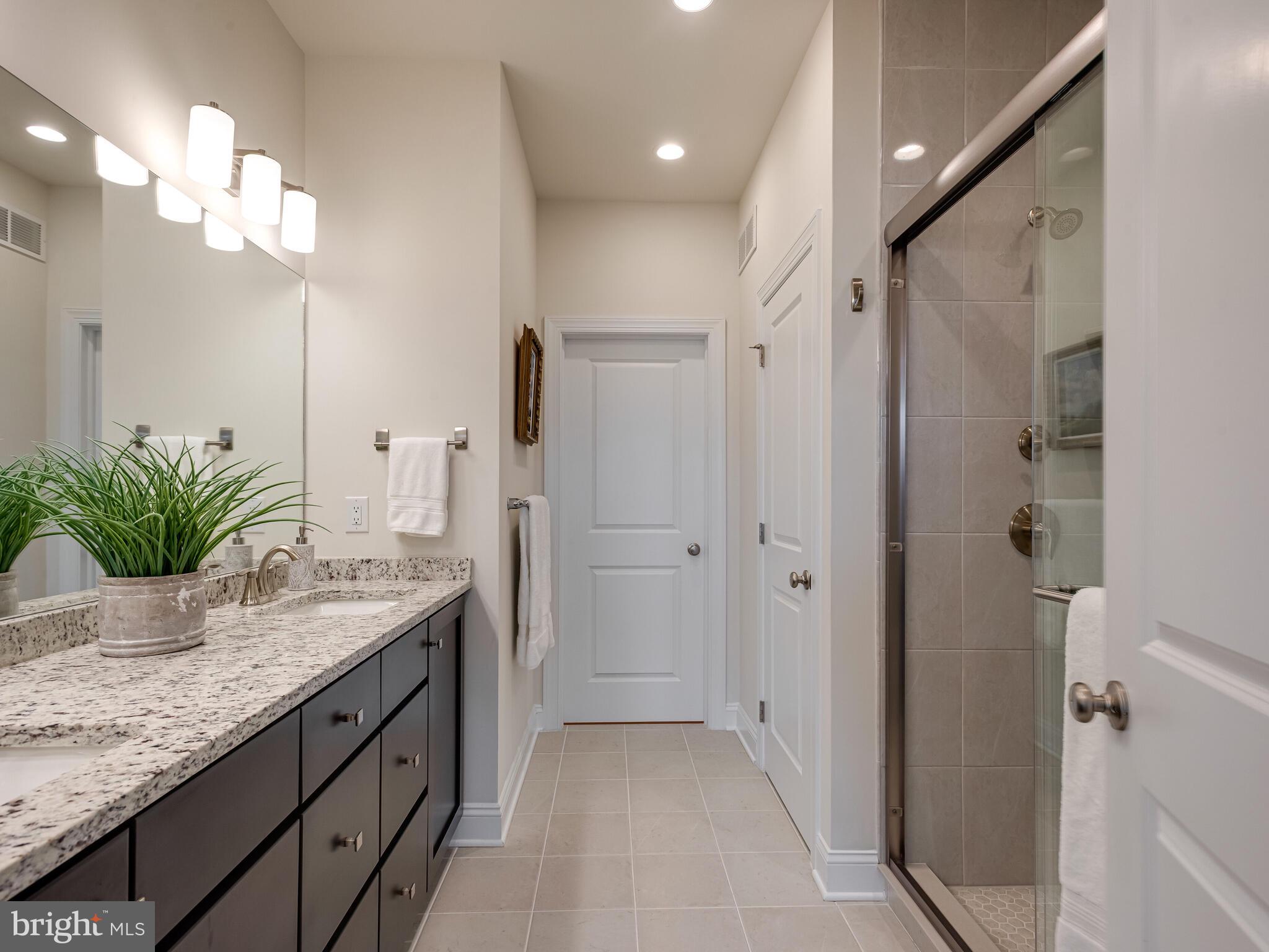 WILLISTOWN POINT - Residential
