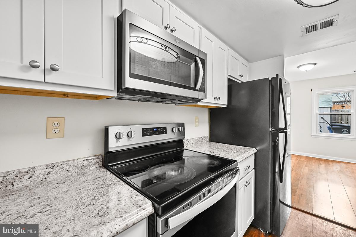 CRESTWOOD HAMLET - Residential