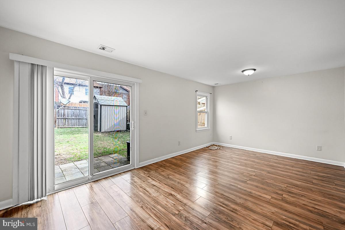 CRESTWOOD HAMLET - Residential