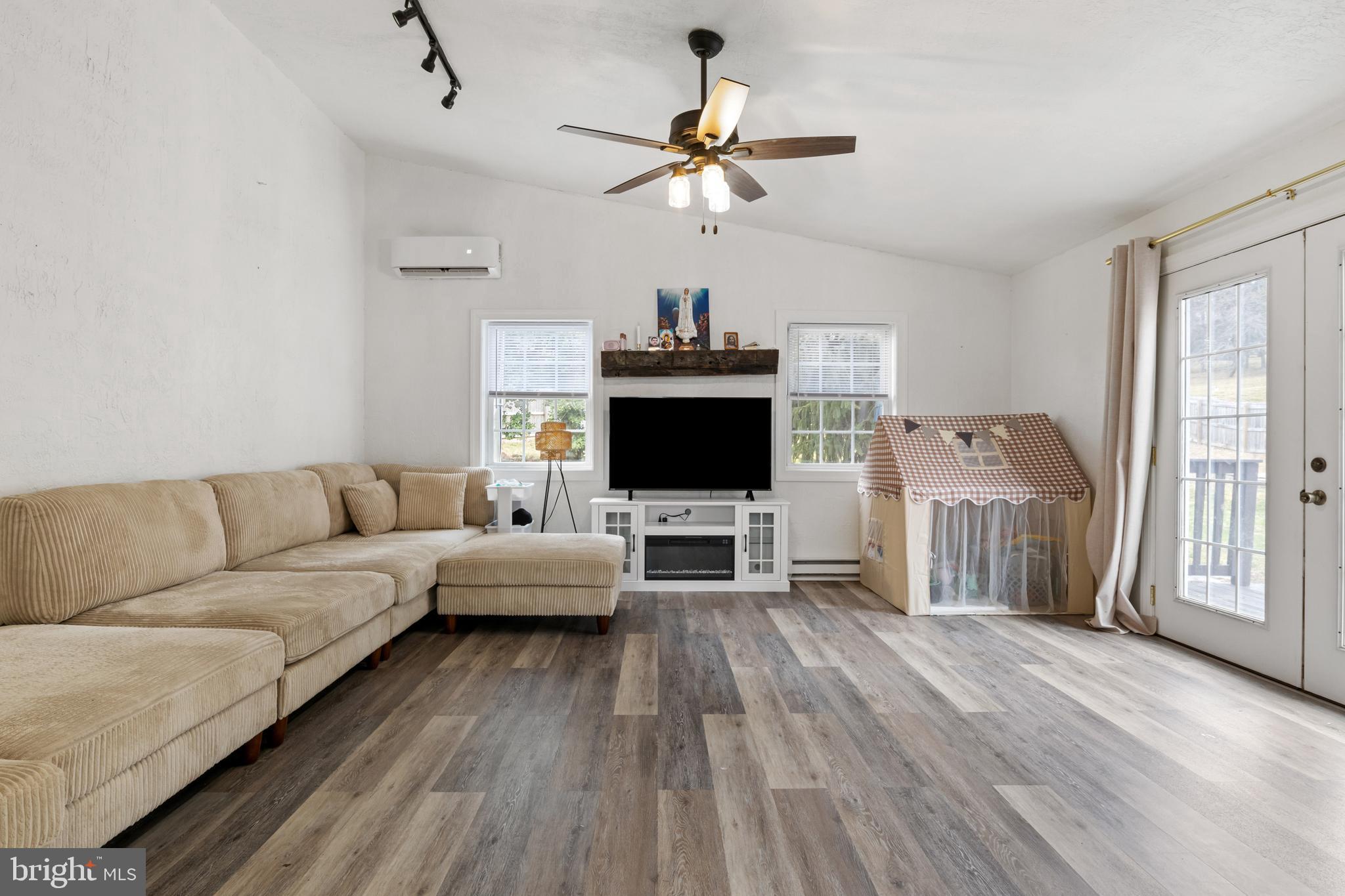 SPRINGETTSBURY TWP - Residential