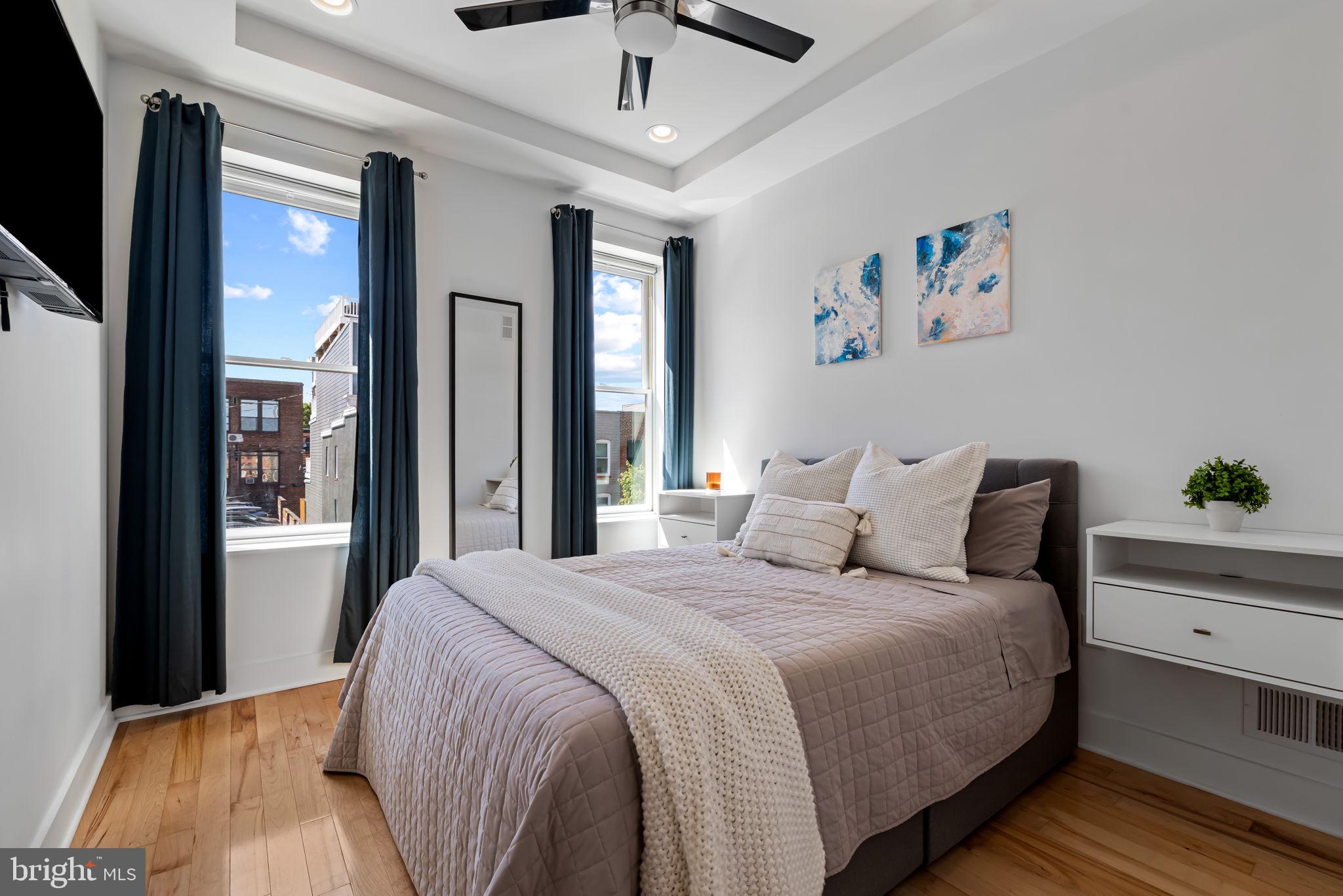 LOCUST POINT - Residential