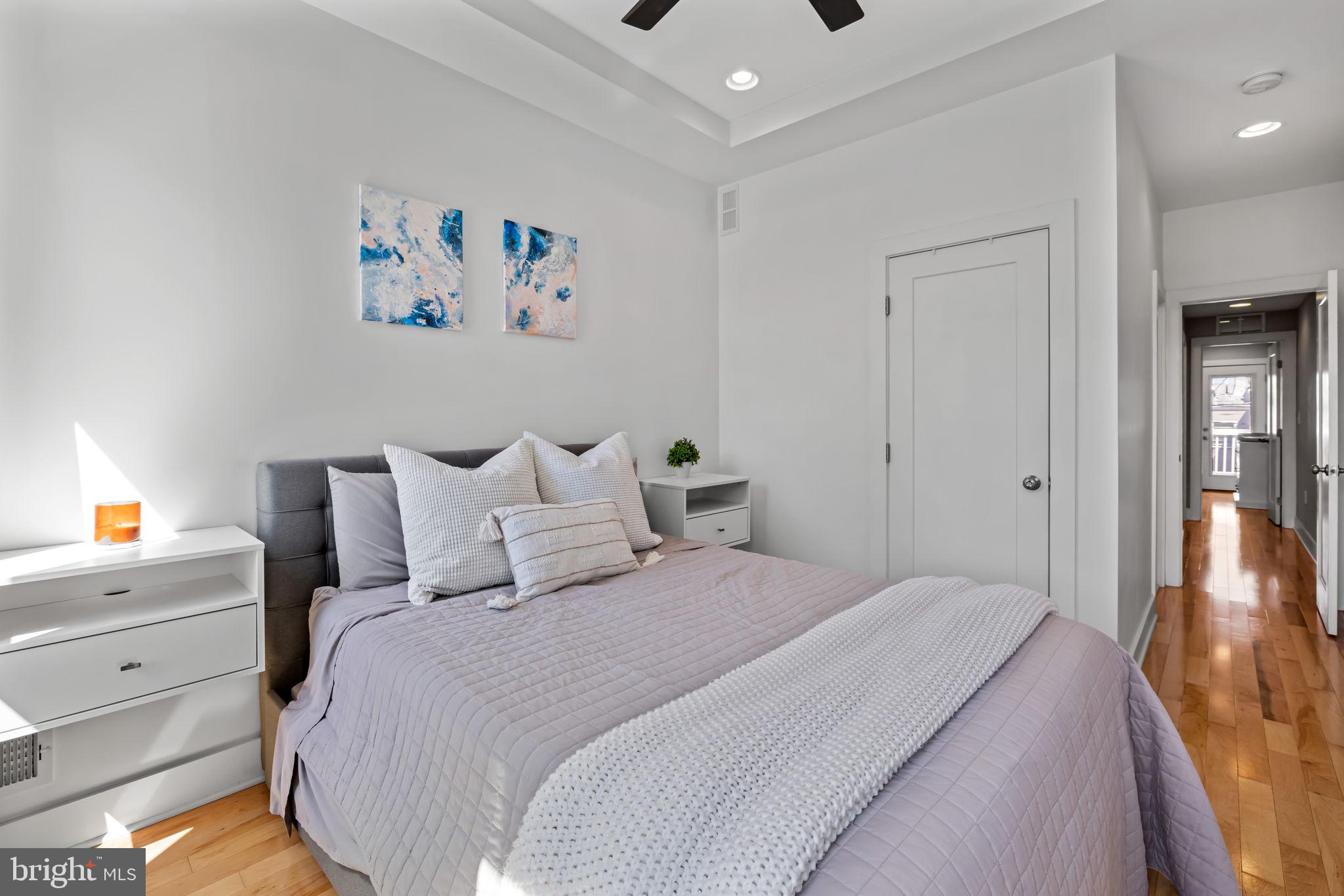 LOCUST POINT - Residential
