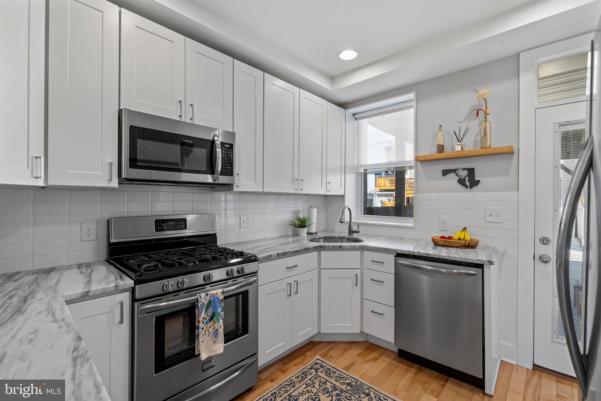 LOCUST POINT - Residential
