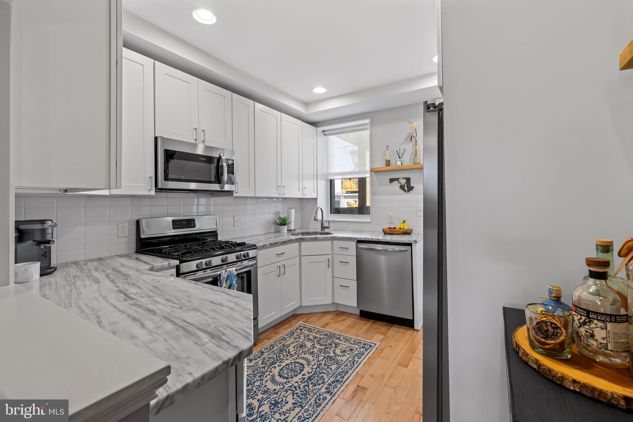 LOCUST POINT - Residential