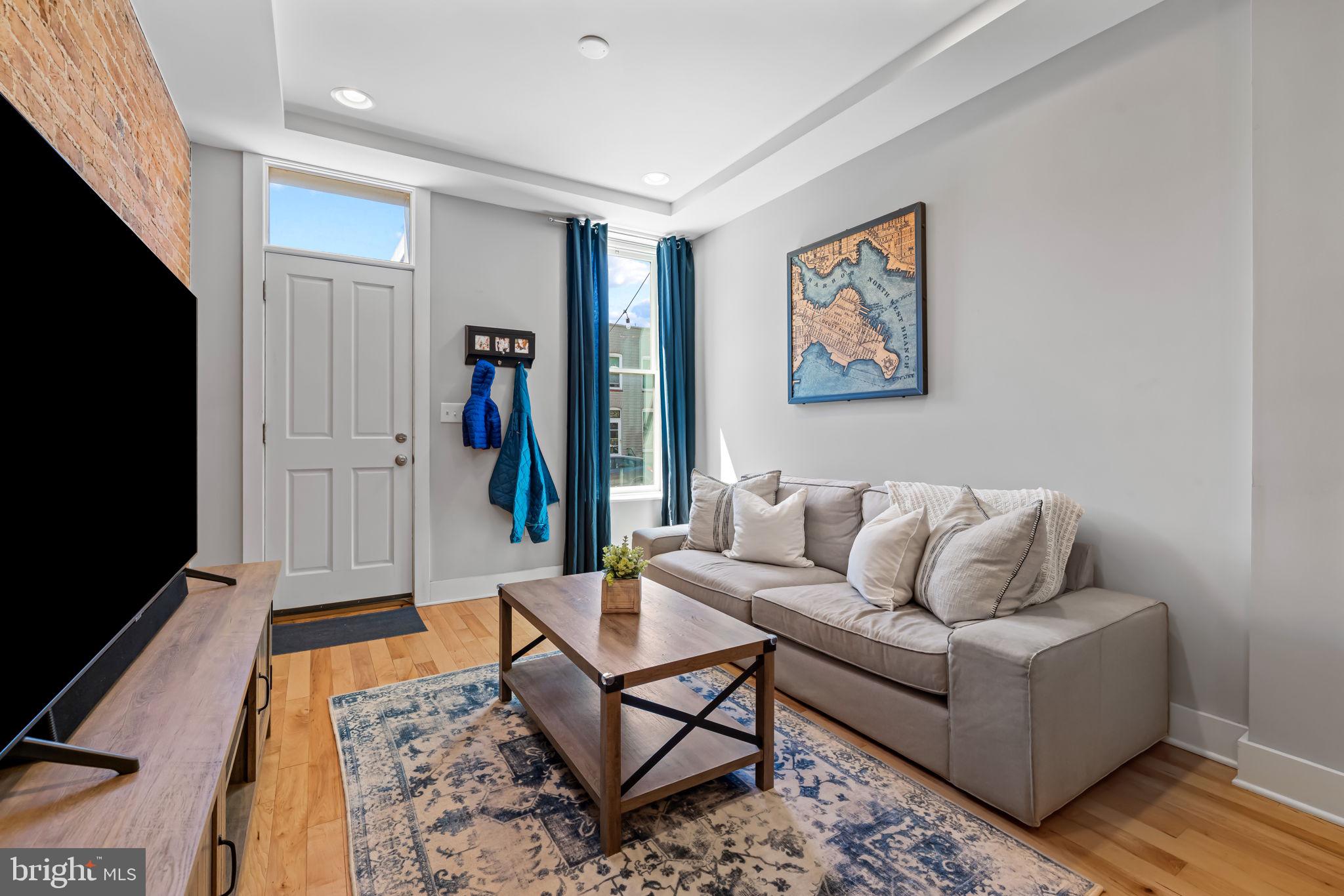 LOCUST POINT - Residential