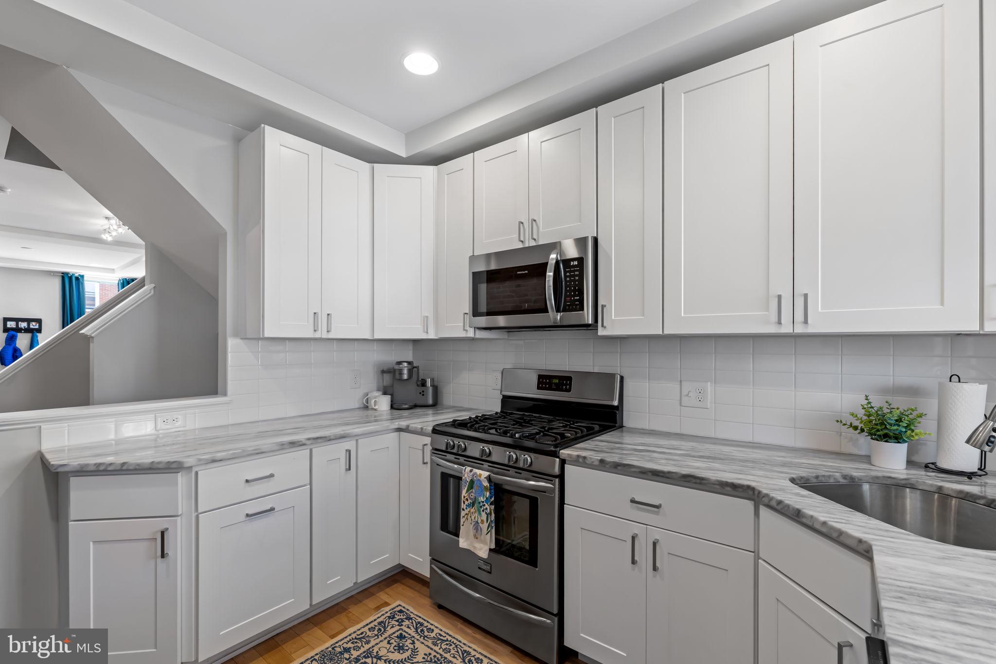 LOCUST POINT - Residential