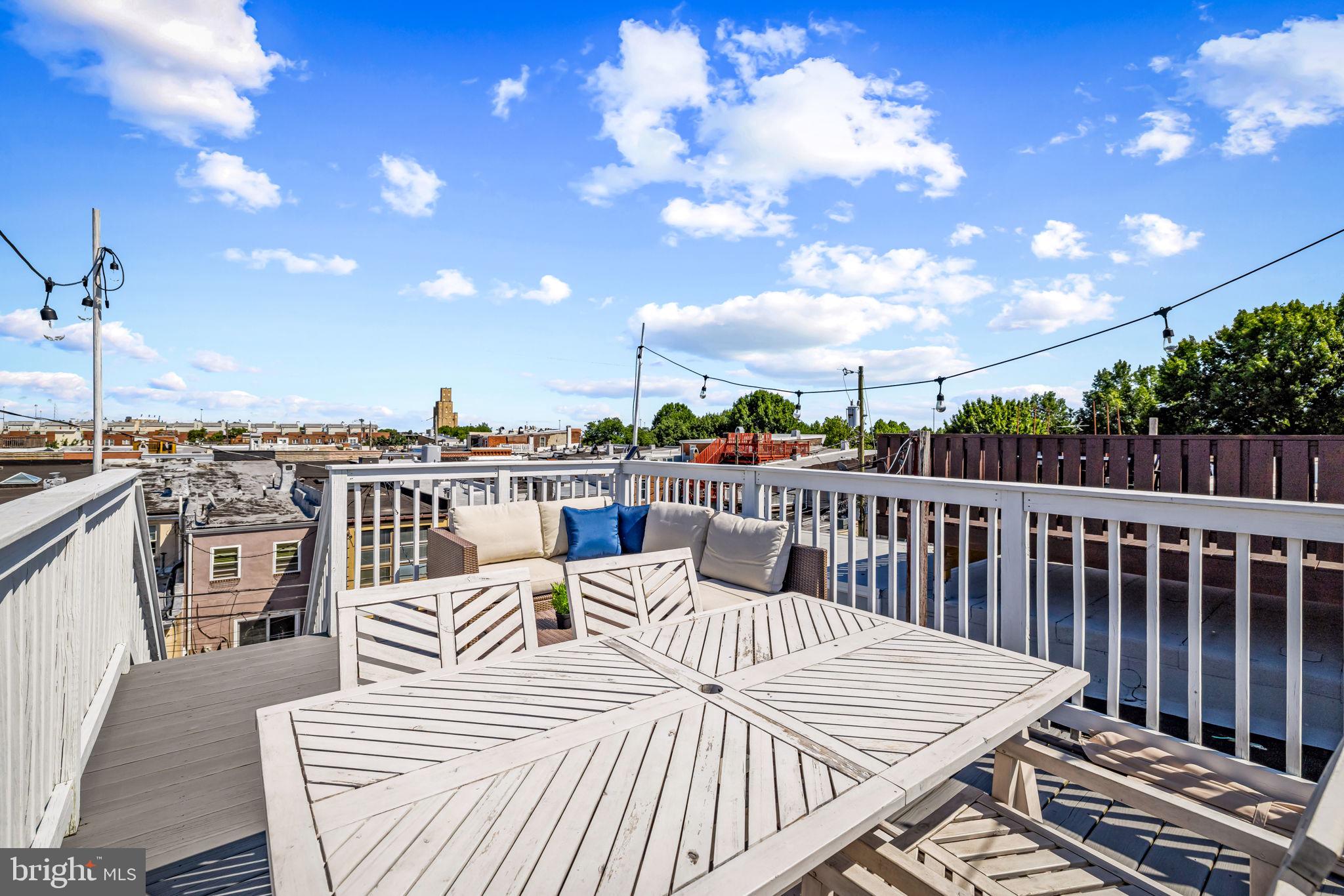 LOCUST POINT - Residential