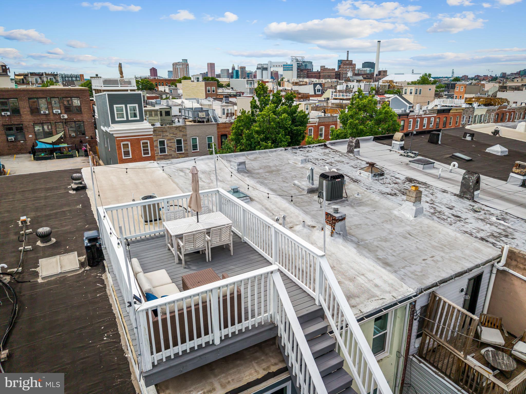 LOCUST POINT - Residential