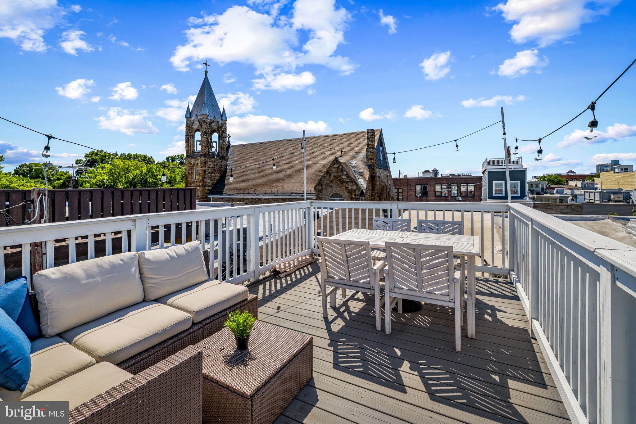 LOCUST POINT - Residential