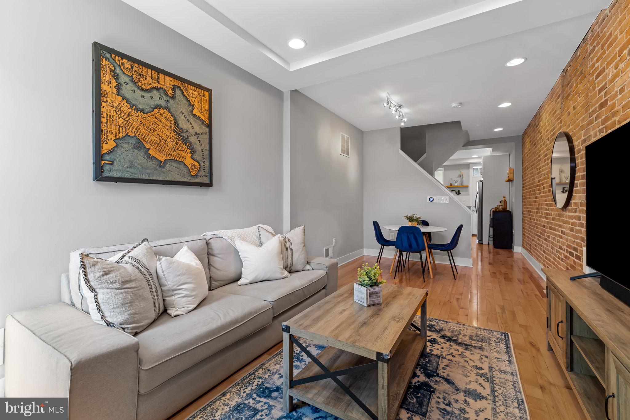 LOCUST POINT - Residential