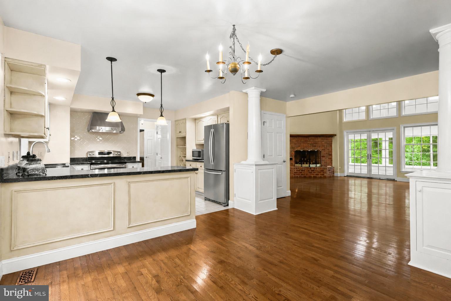 LONG GREEN MANOR - Residential