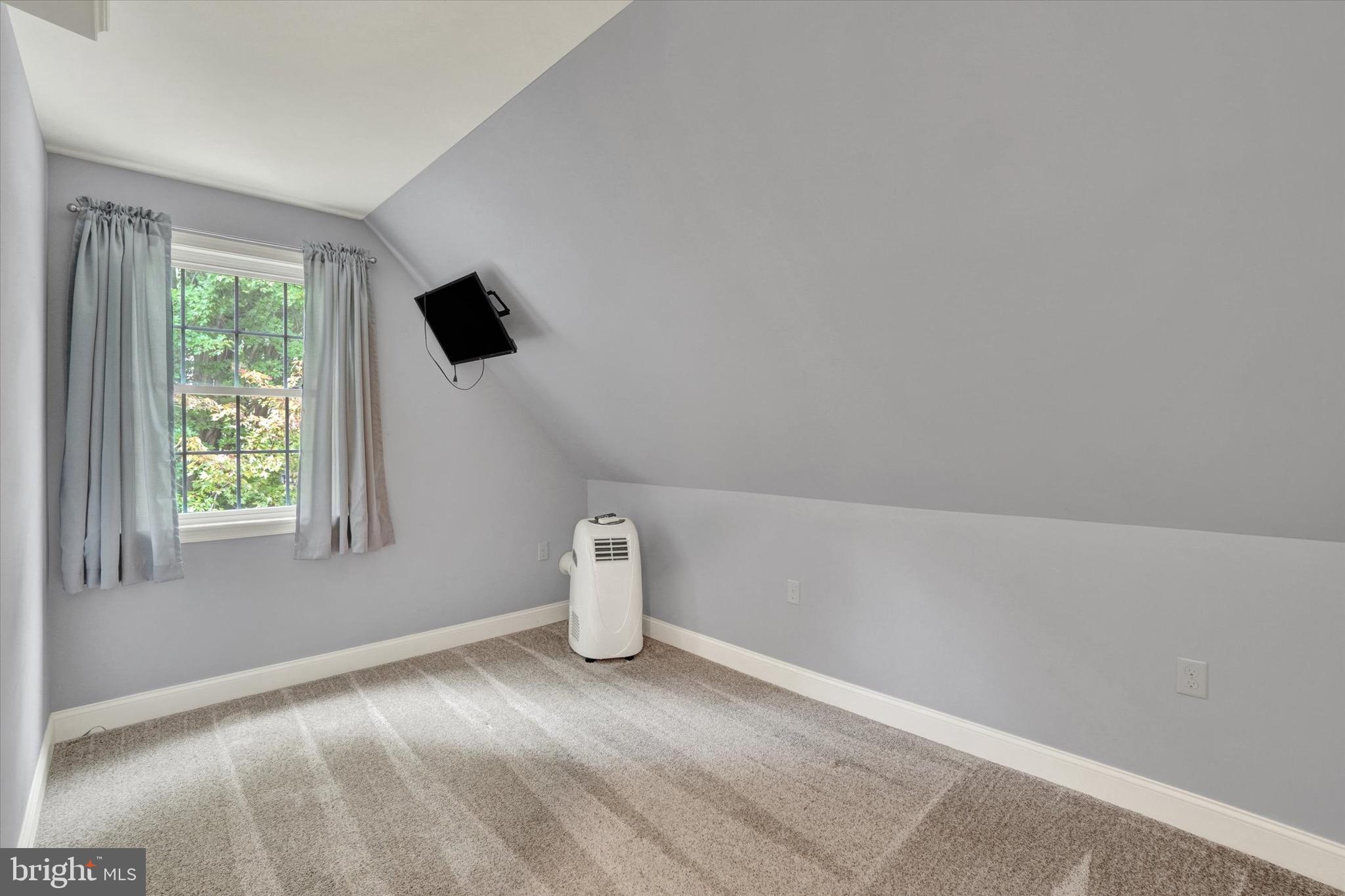 MEADOW HILL - Residential