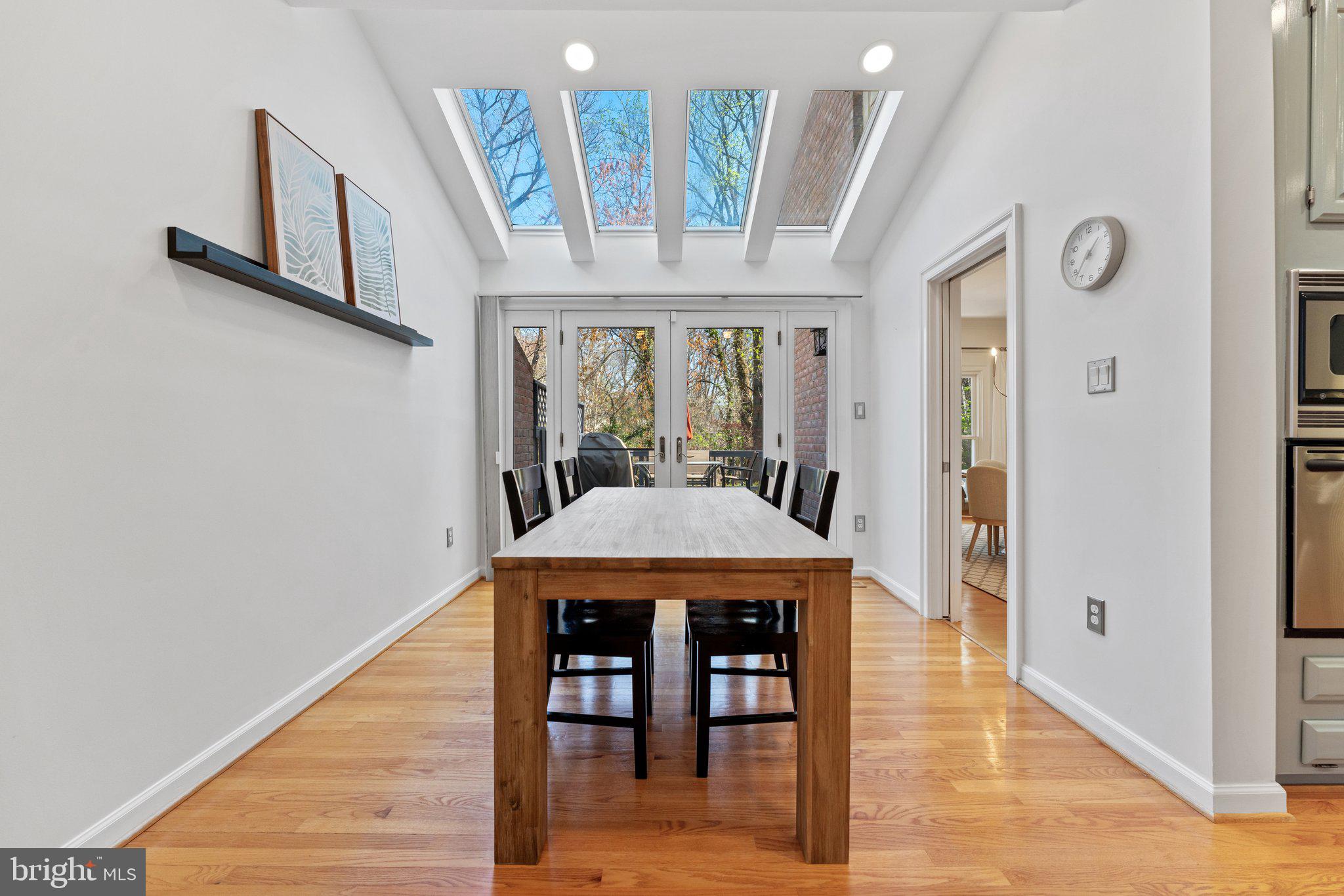 MC LEAN OAKS - Residential