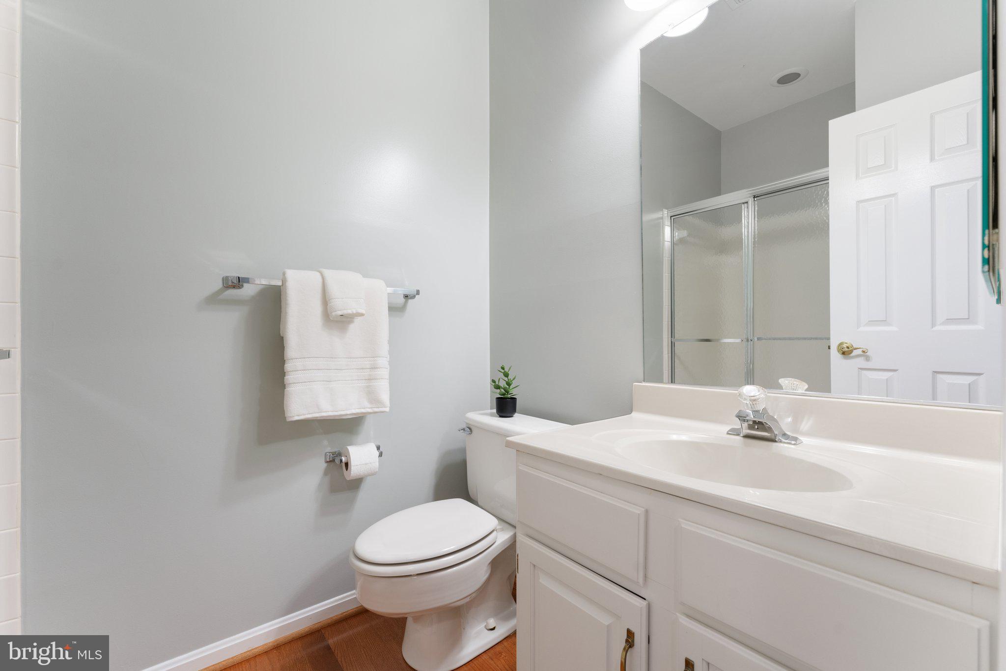 MC LEAN OAKS - Residential
