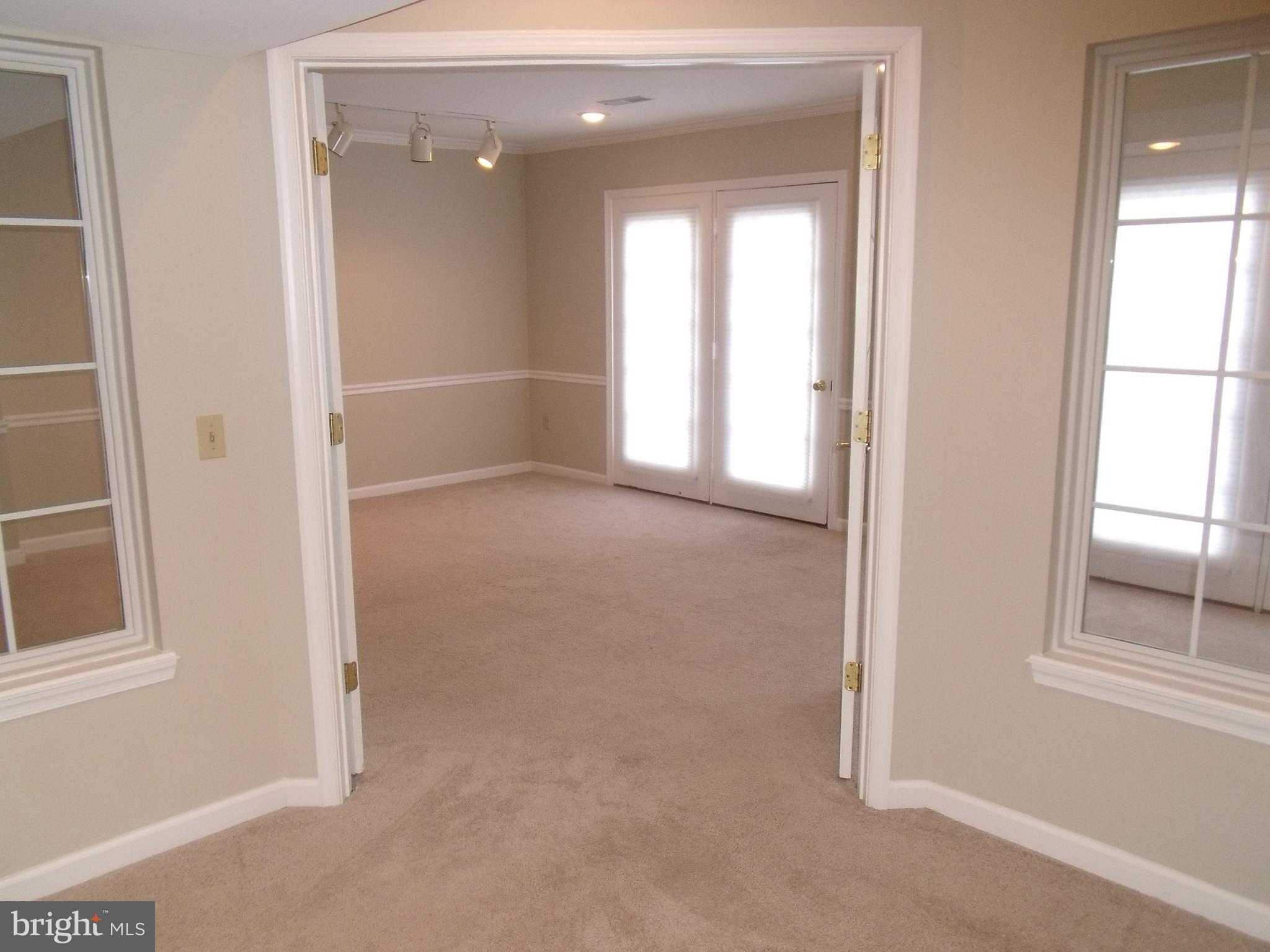 LOMBARD PINES - Residential