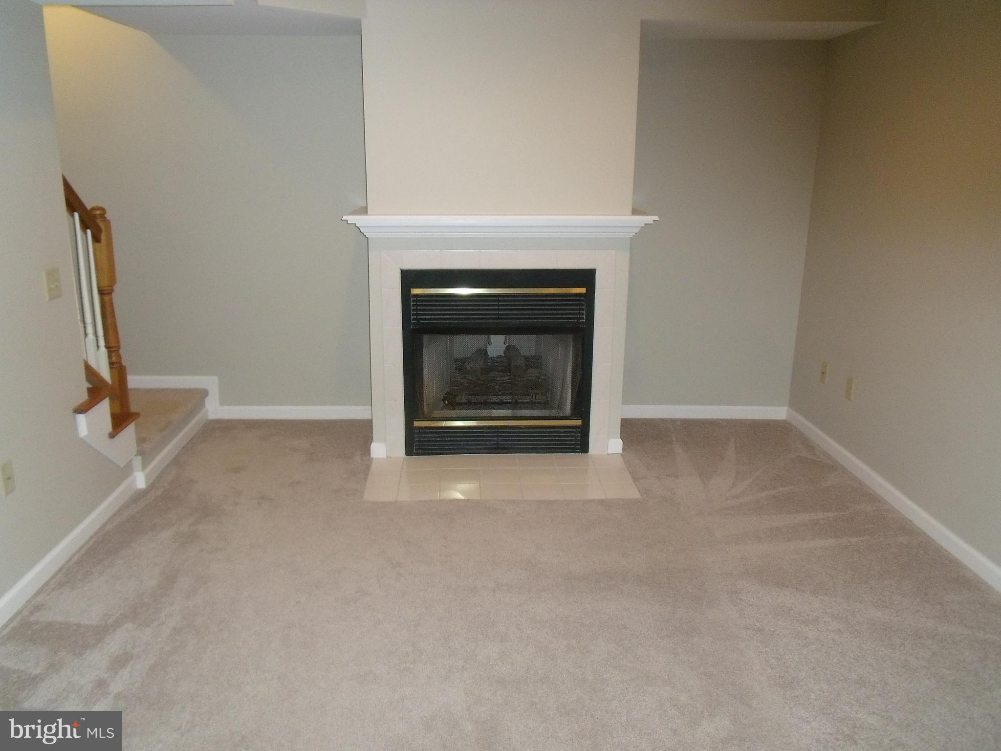 LOMBARD PINES - Residential