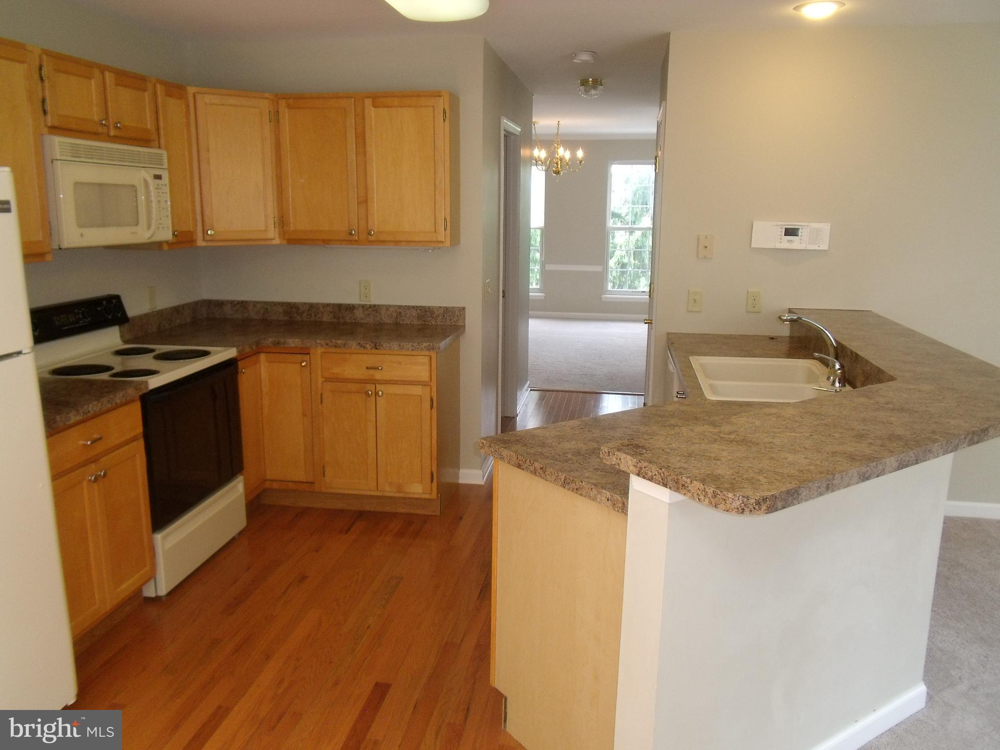 LOMBARD PINES - Residential