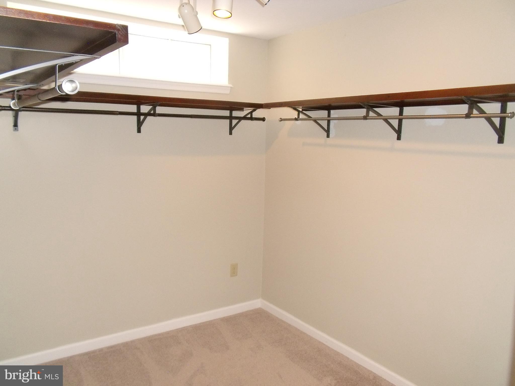 LOMBARD PINES - Residential