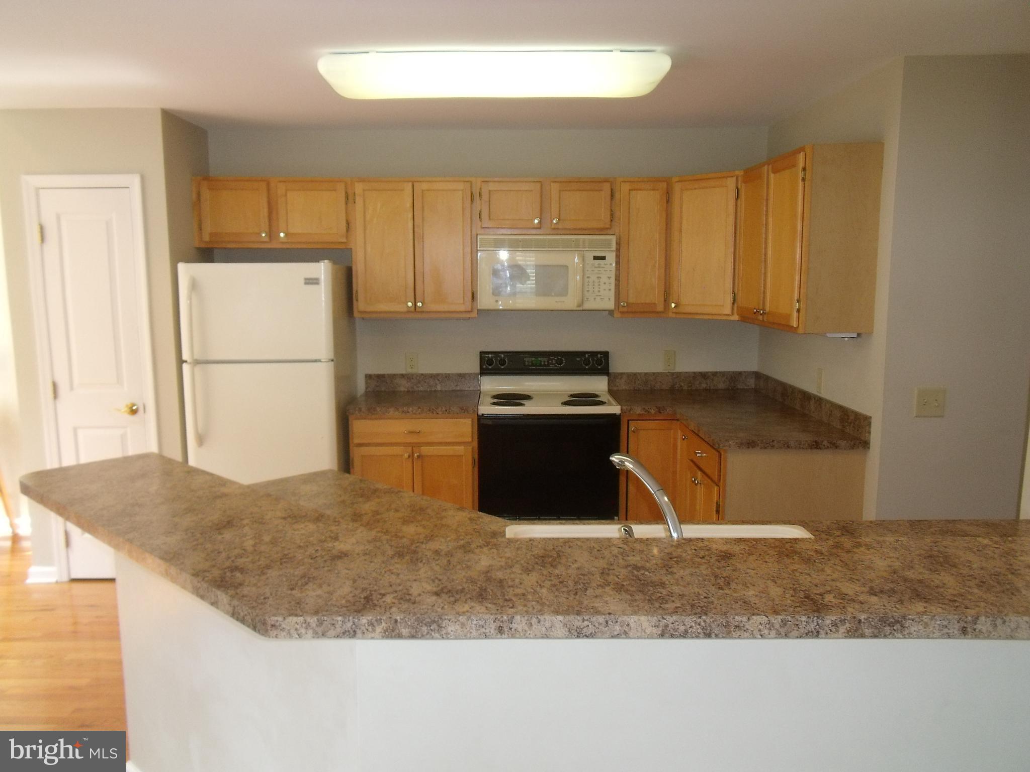 LOMBARD PINES - Residential