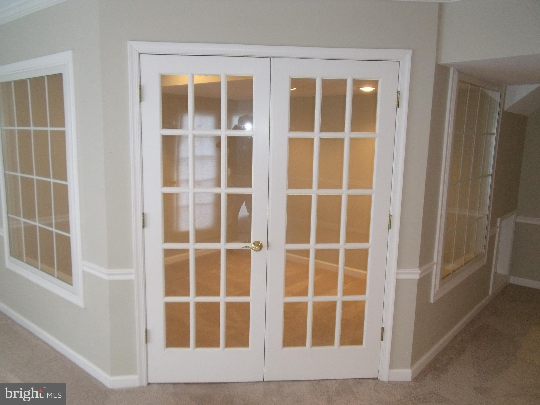LOMBARD PINES - Residential