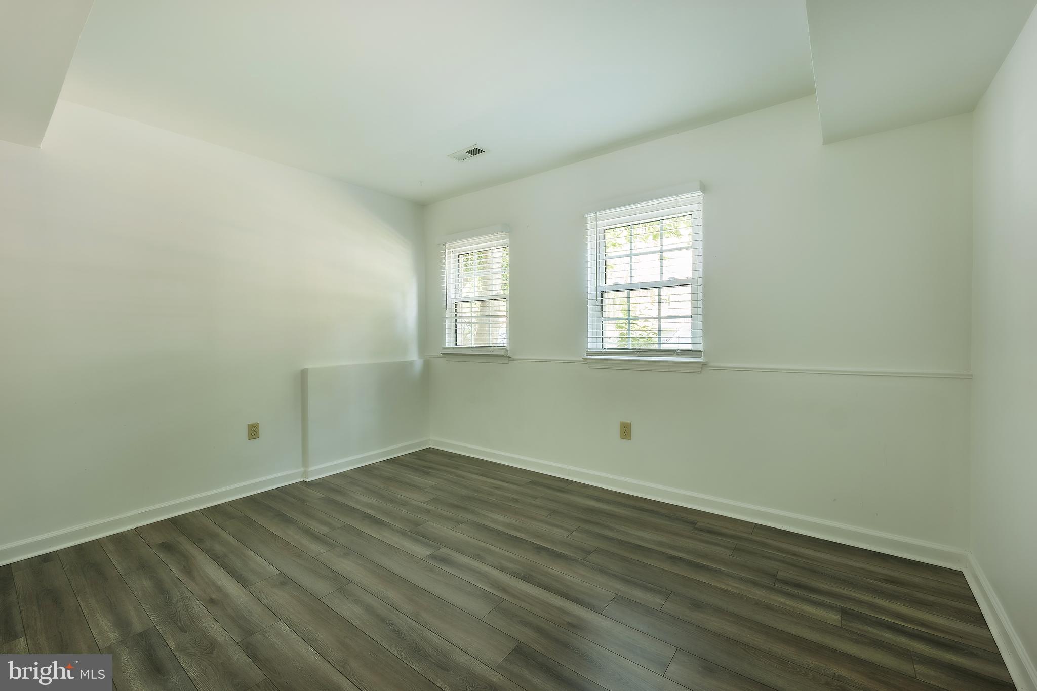 COLLEGE SQUARE - Residential Lease