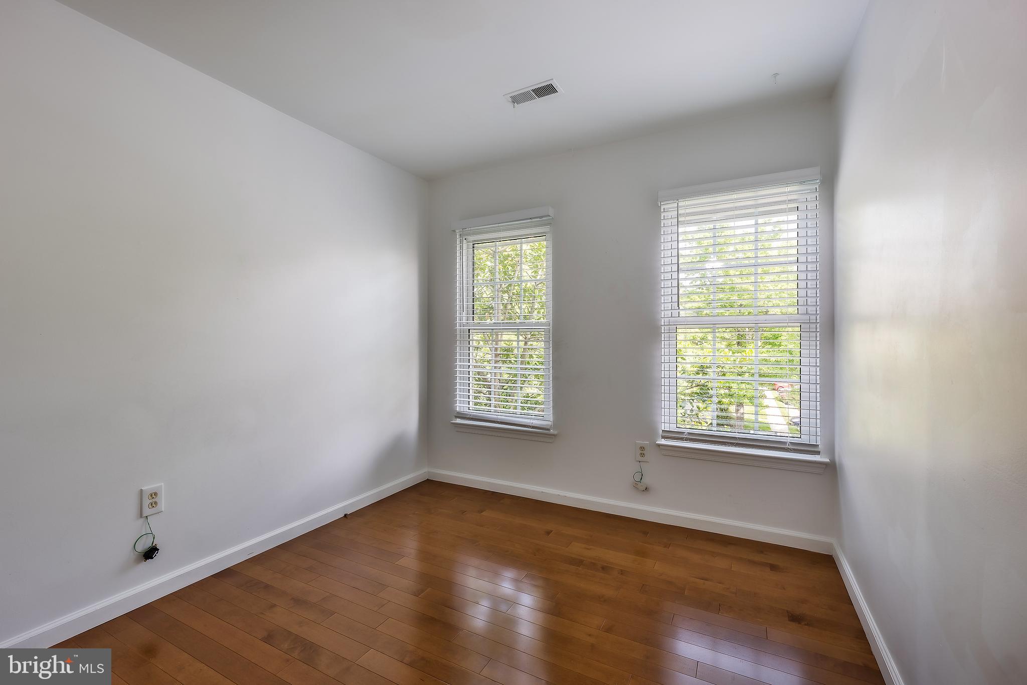 COLLEGE SQUARE - Residential Lease