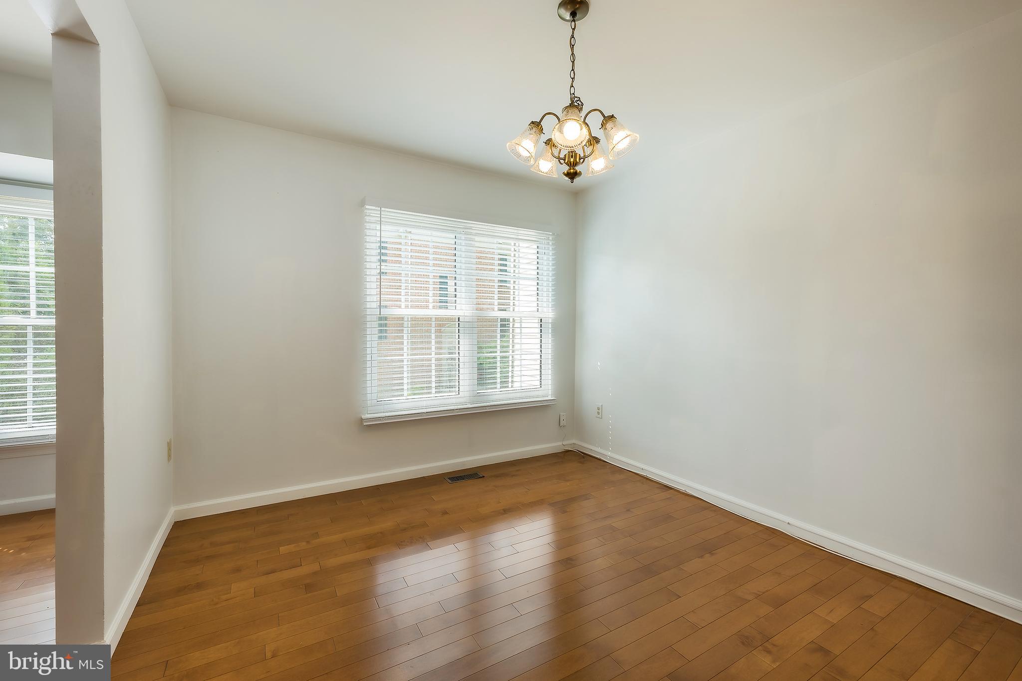 COLLEGE SQUARE - Residential Lease