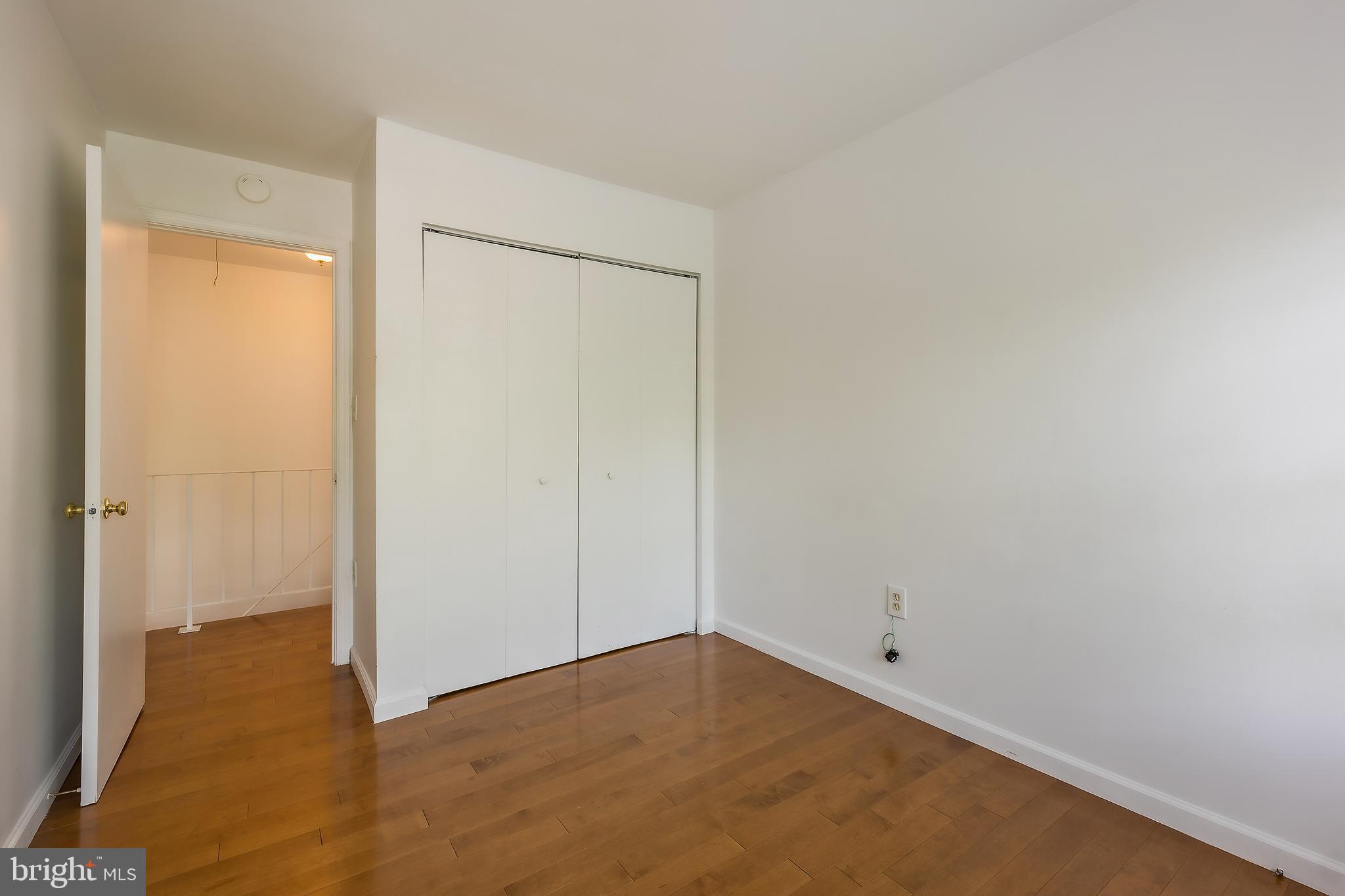 COLLEGE SQUARE - Residential Lease