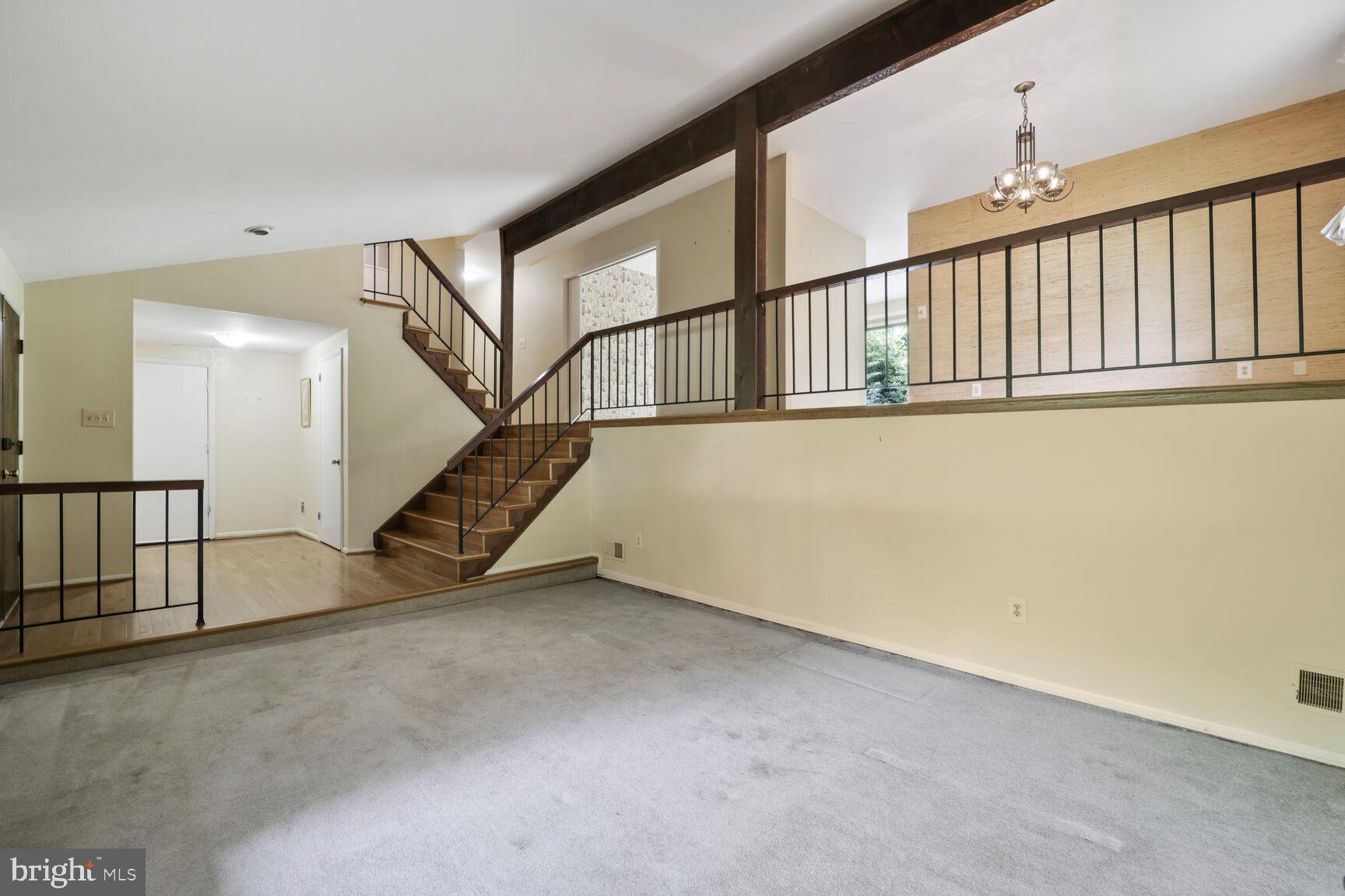 LAKE BARCROFT CLOISTERS - Residential