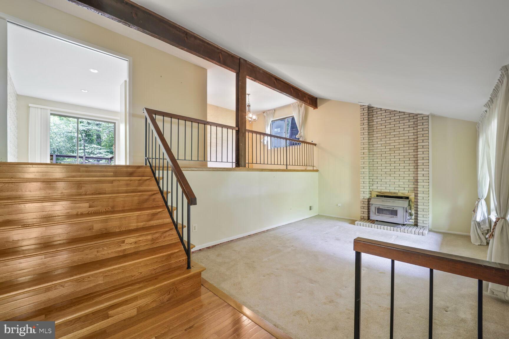 LAKE BARCROFT CLOISTERS - Residential
