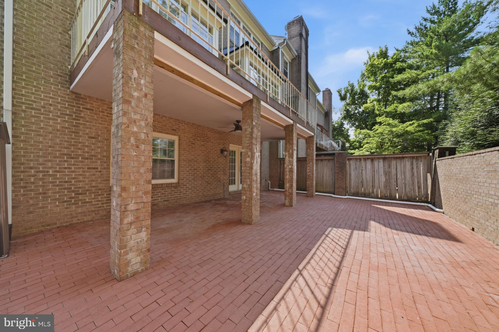 FOX HILLS - Residential