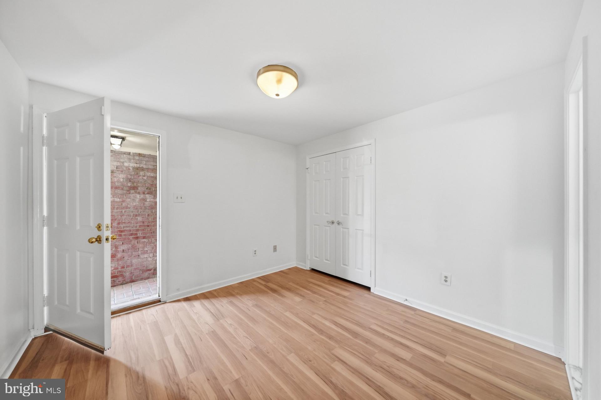 FOX HILLS - Residential