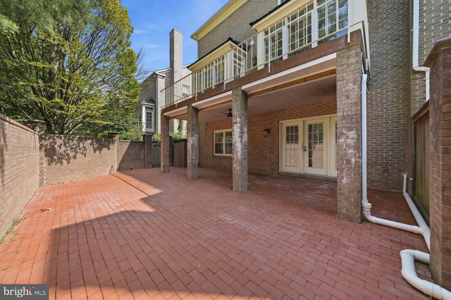 FOX HILLS - Residential