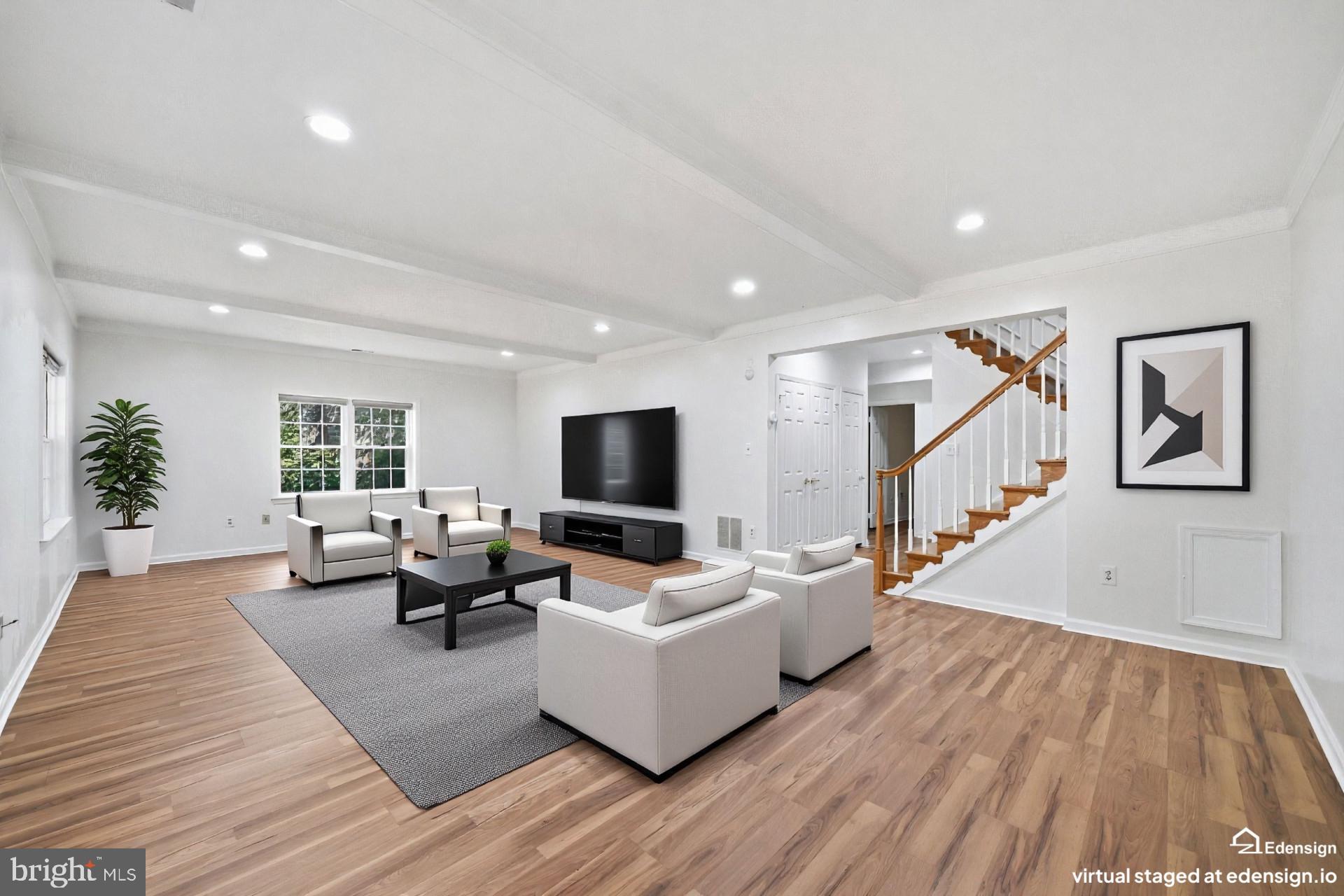 FOX HILLS - Residential