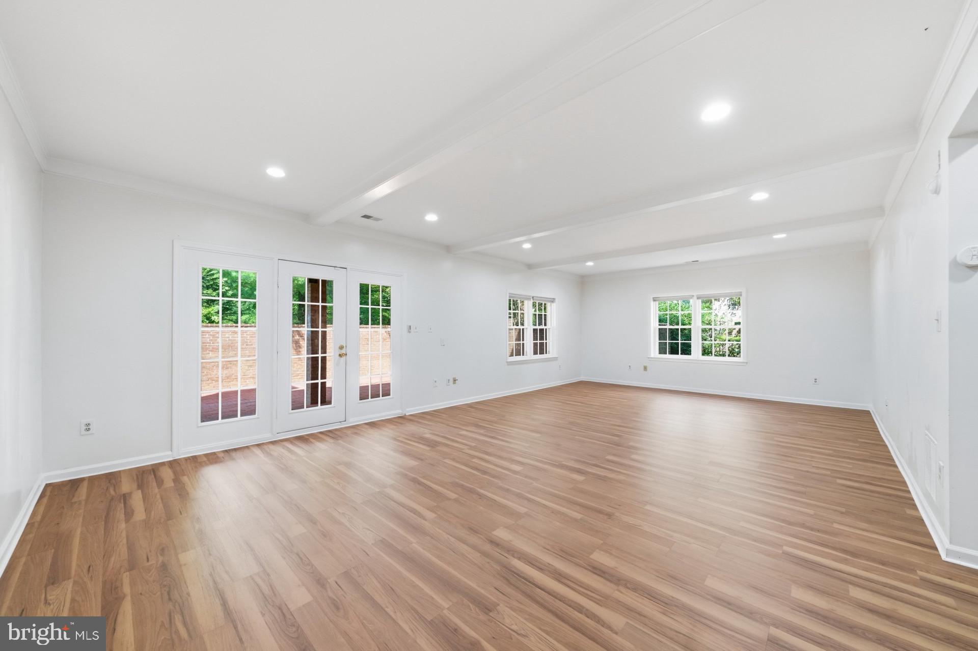 FOX HILLS - Residential