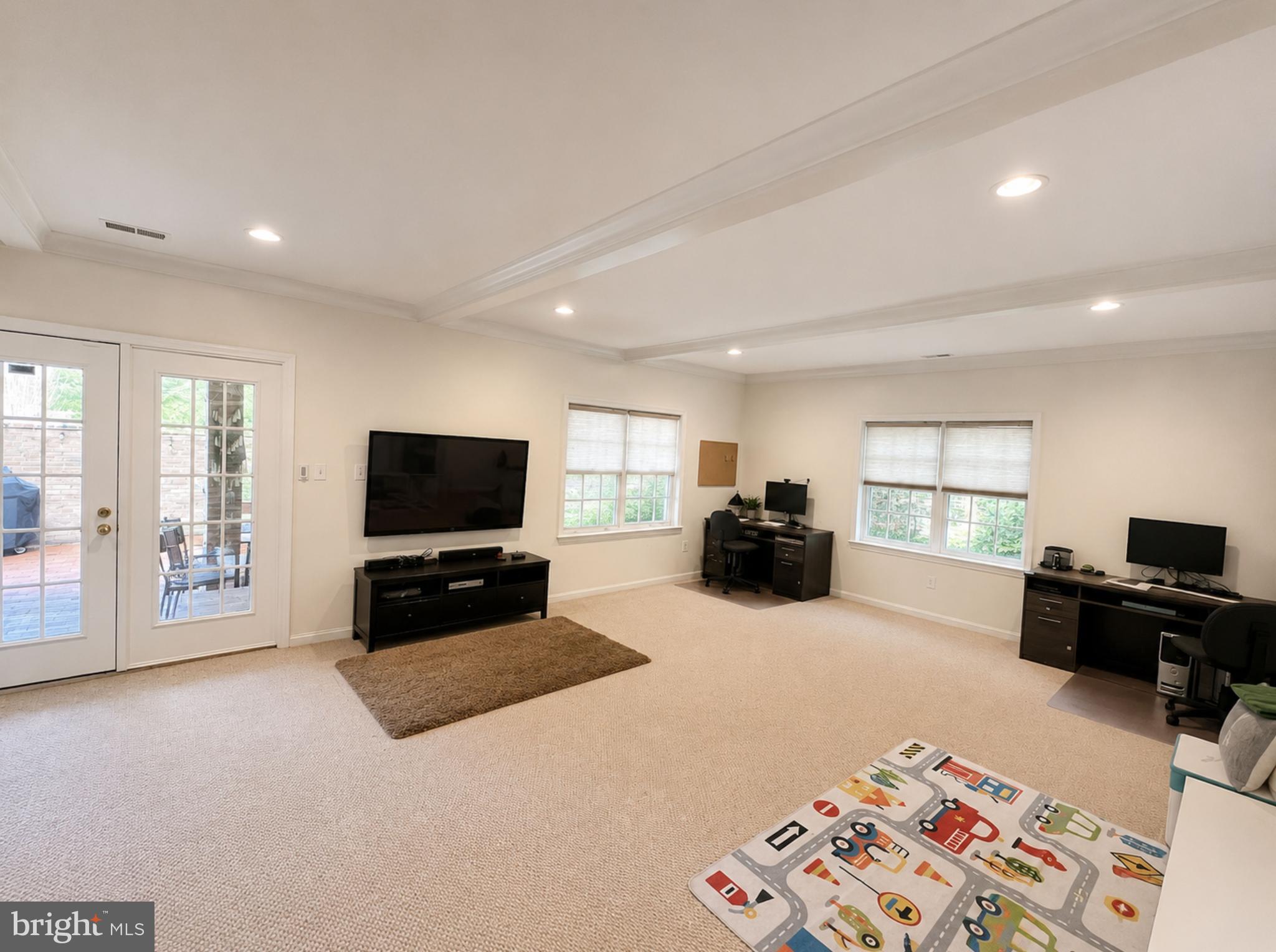 FOX HILLS - Residential