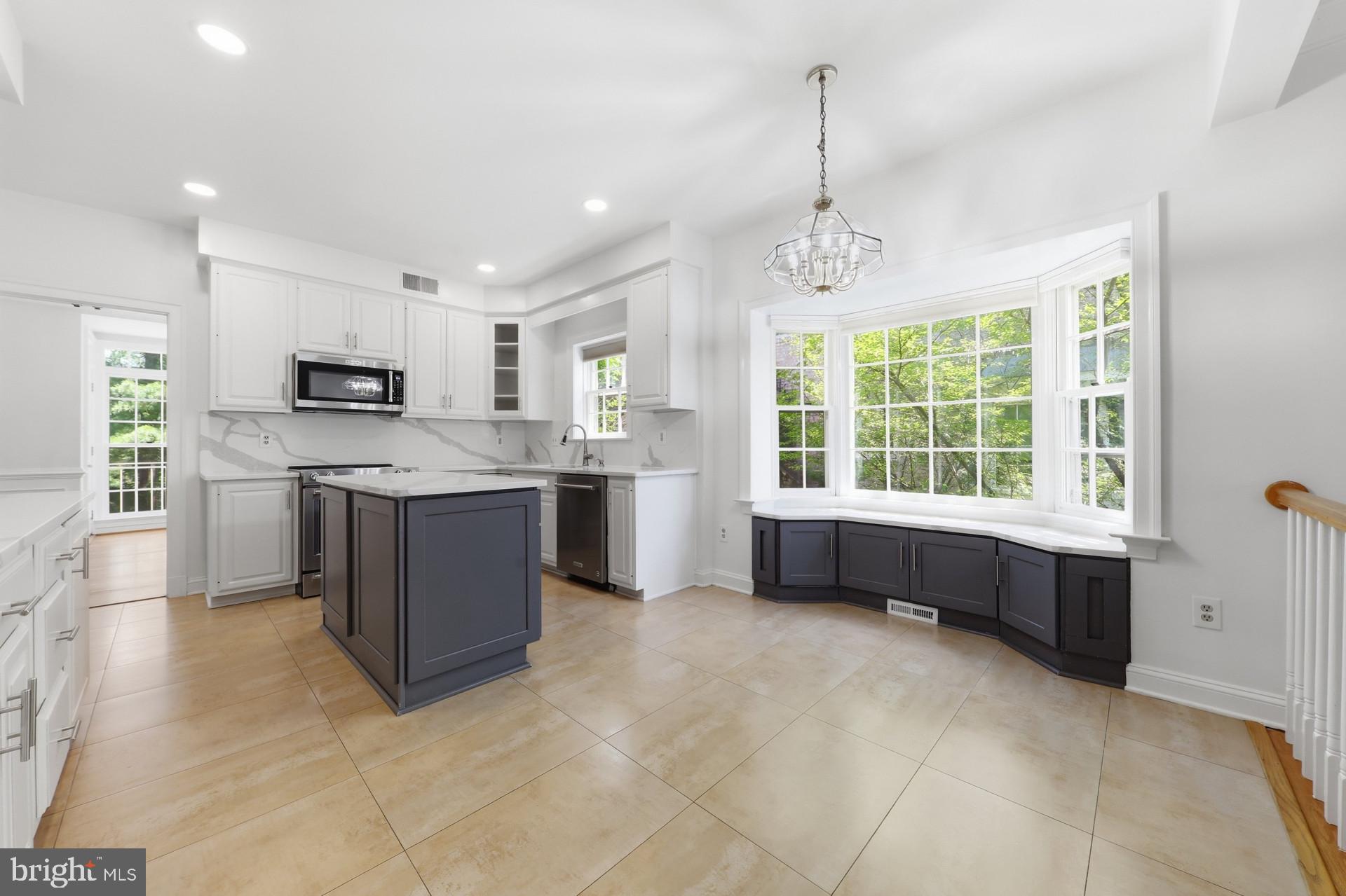 FOX HILLS - Residential
