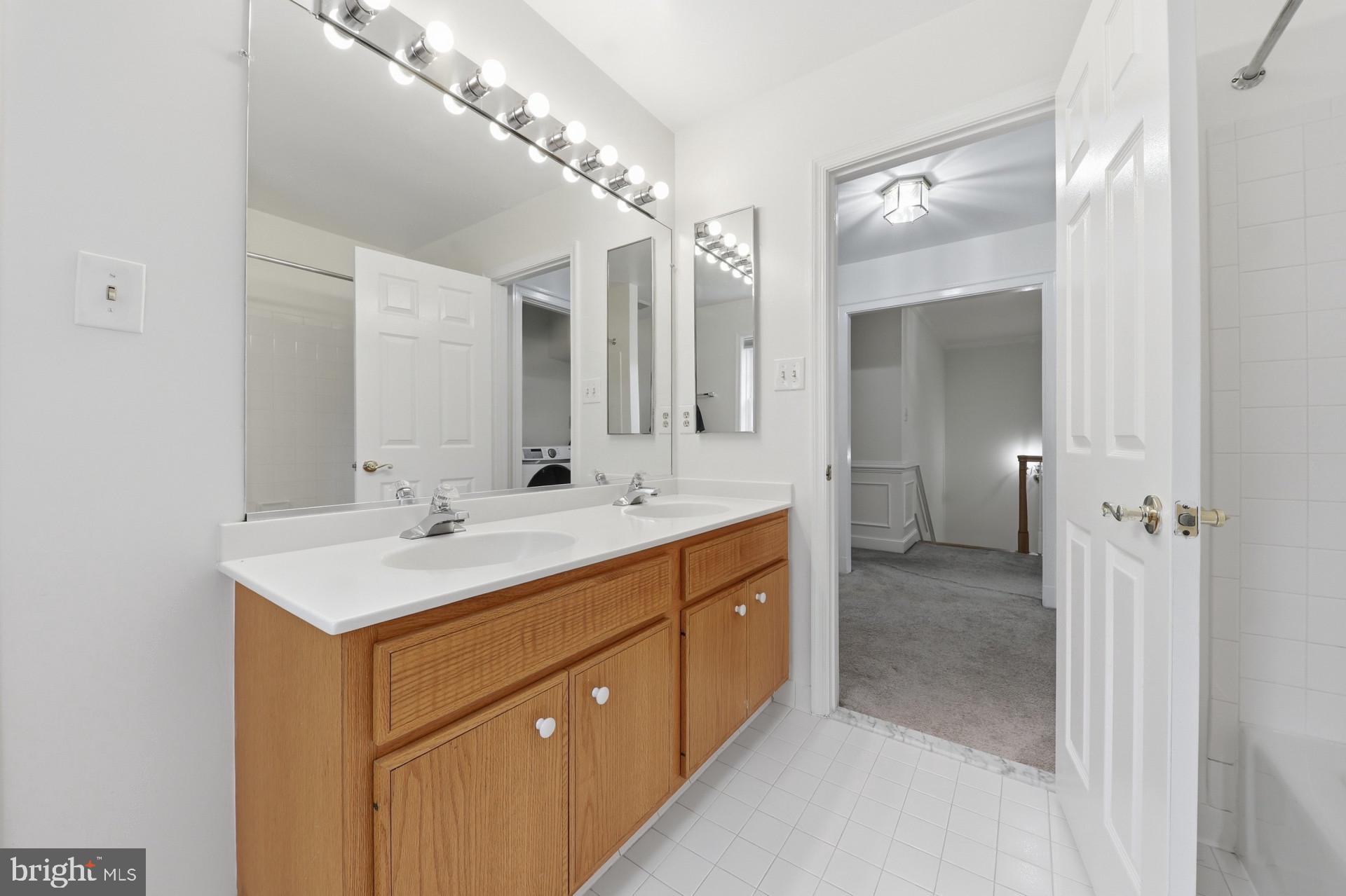 FOX HILLS - Residential