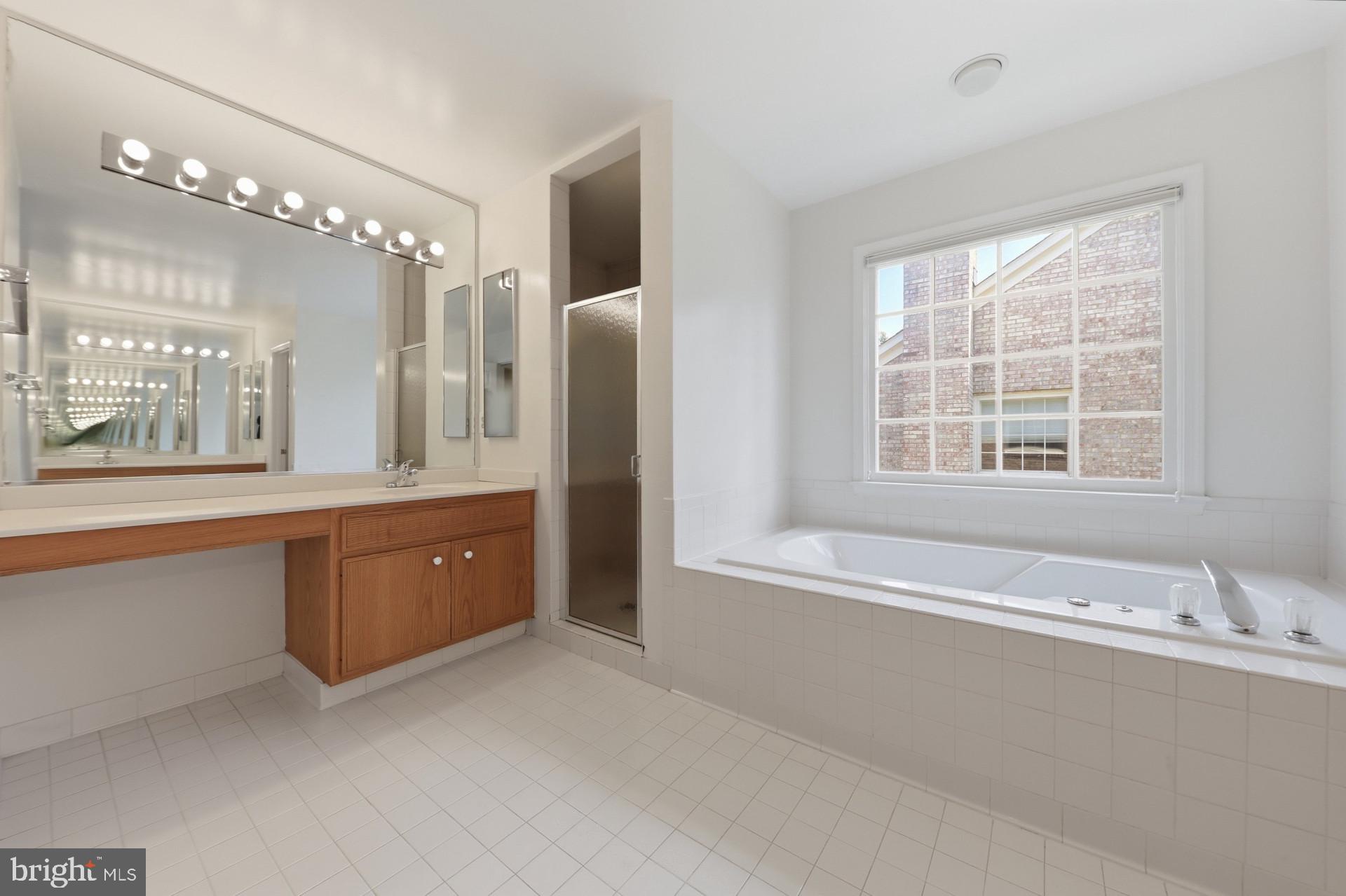FOX HILLS - Residential