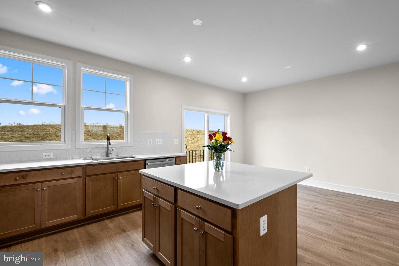 LAKE FREDERICK - Residential Lease