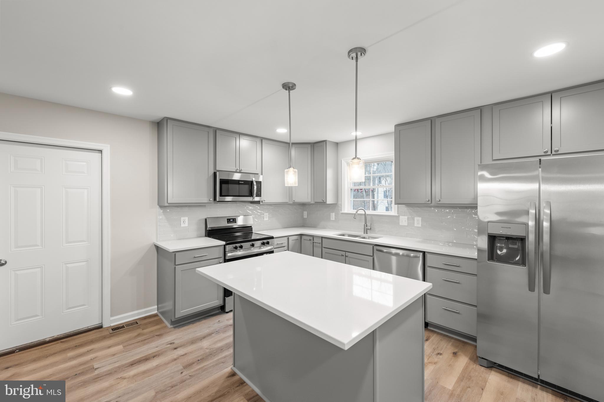 LAKE HOLIDAY ESTATES - Residential