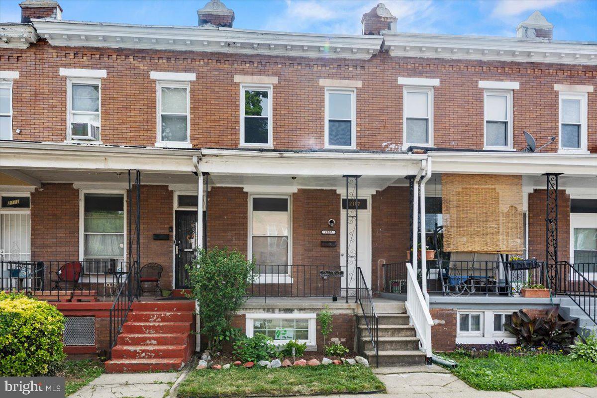 This fully renovated 3-bedroom, 2 full bathroom home offers the perfect blend of style, comfort, and convenience with thoughtfully designed living spaces, updated finishes, and turnkey peace of mind. From the moment you enter, you’ll appreciate the open layout, contemporary upgrades, spacious bedrooms, and beautifully updated bathrooms , new roof, off street parking, fully finished walk out base