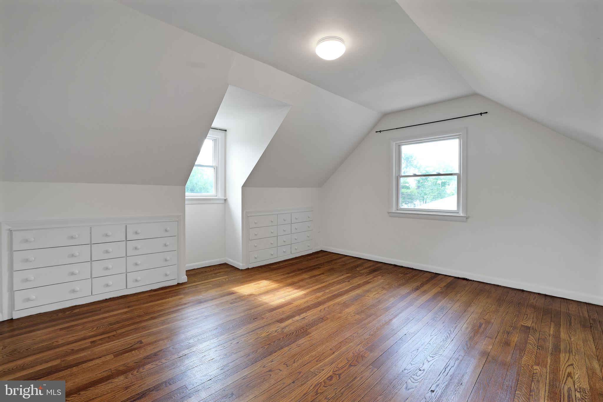 BERWYN PARK - Residential