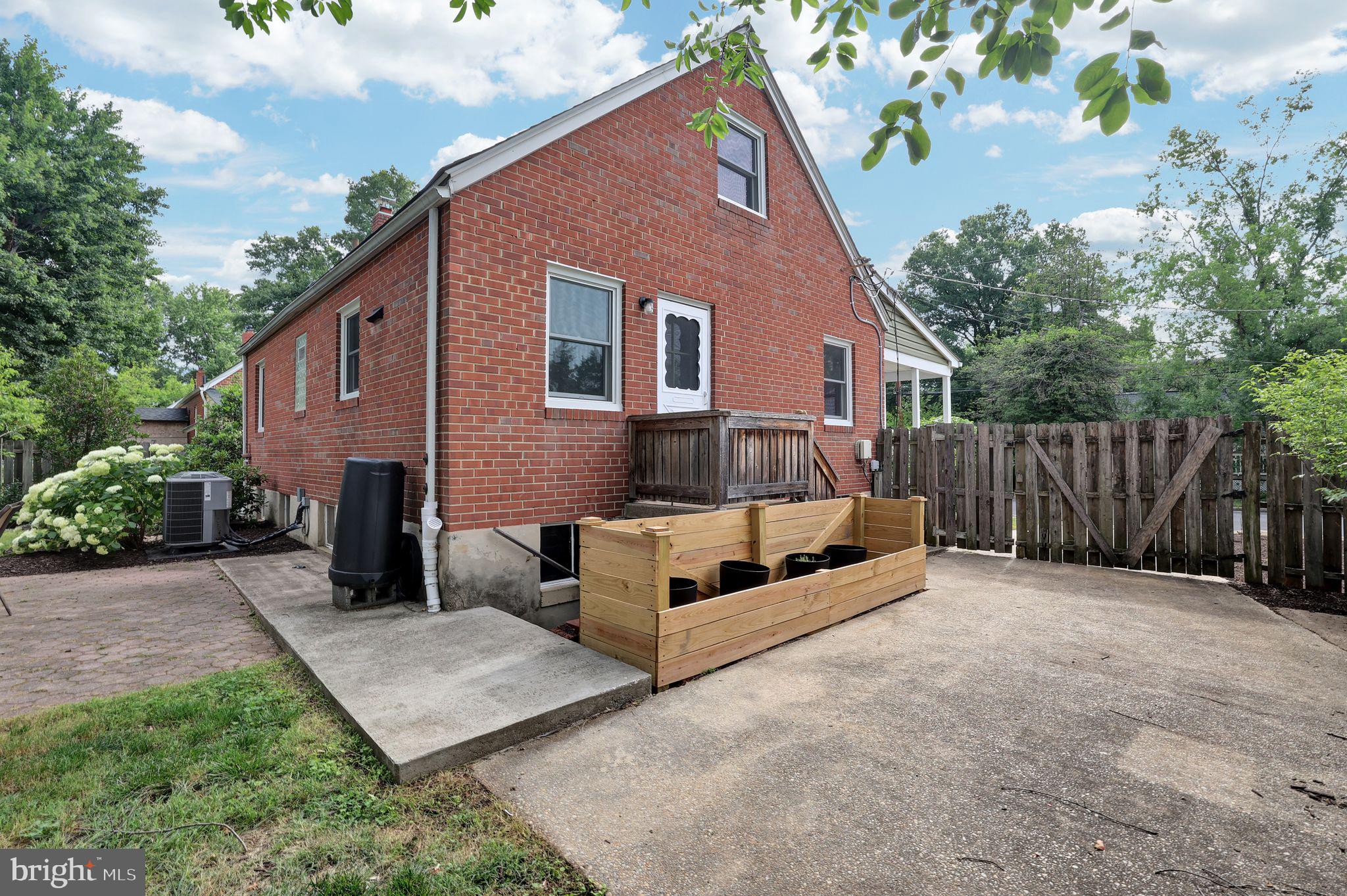 BERWYN PARK - Residential