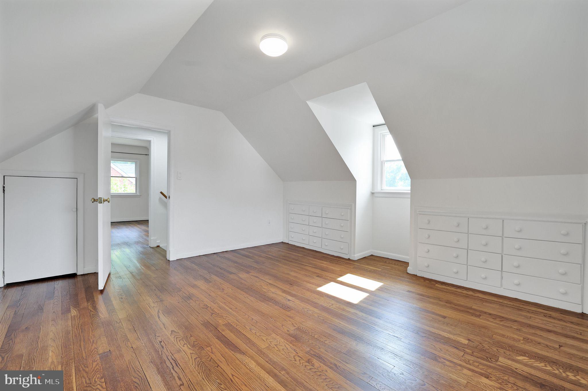 BERWYN PARK - Residential
